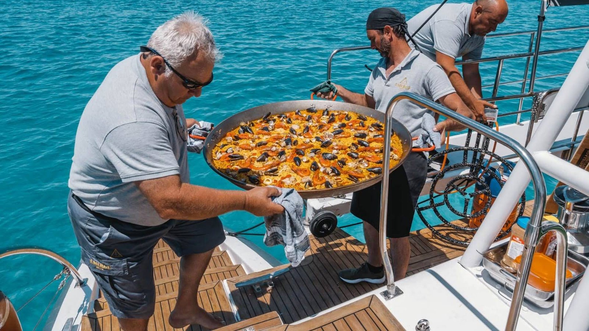 catamaran party ibiza