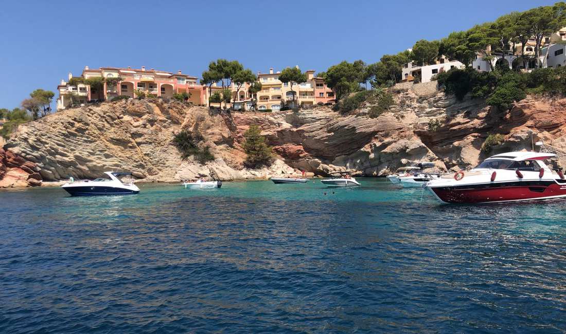 Cala Illetes MAllorca vista desde catamaran