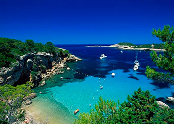 Alquiler Catamaranes Ibiza cala salada